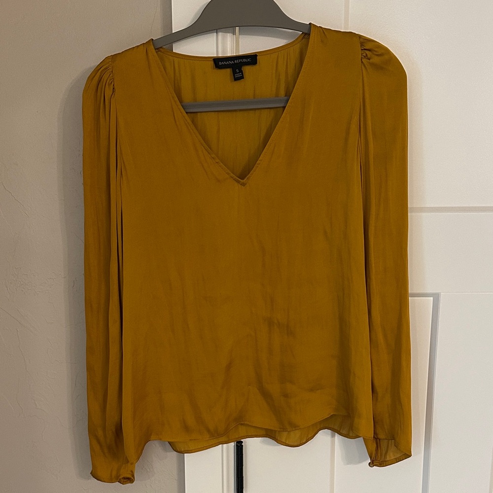 Banana republic Mustard V-Neck Women's Top